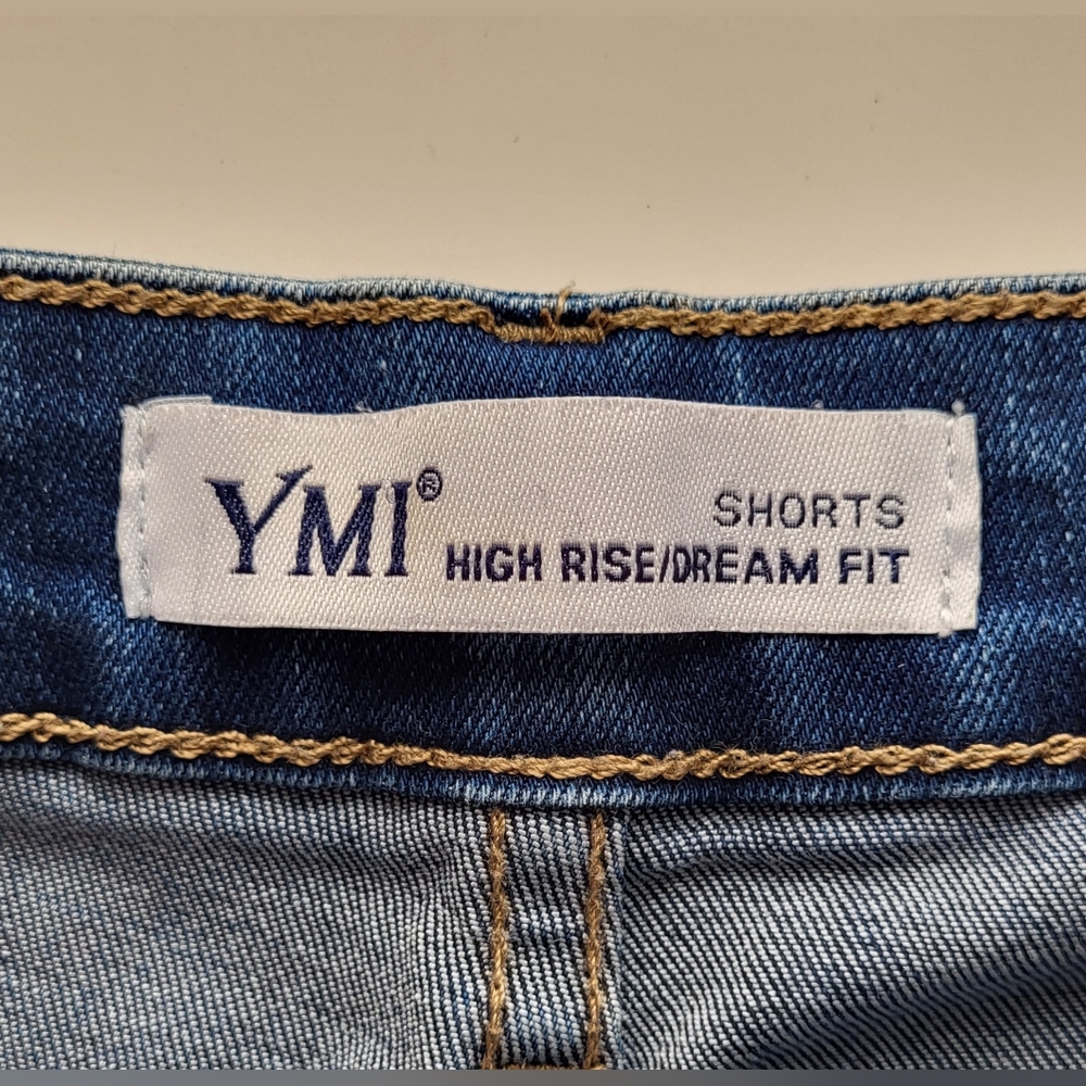 😁*BOGO SALE*😁 VINTAGE YMI high rise dream fit shorts size 11/30 waist - Picture 4 of 5